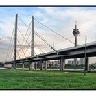 Rheinkniebrücke Düsseldorf
