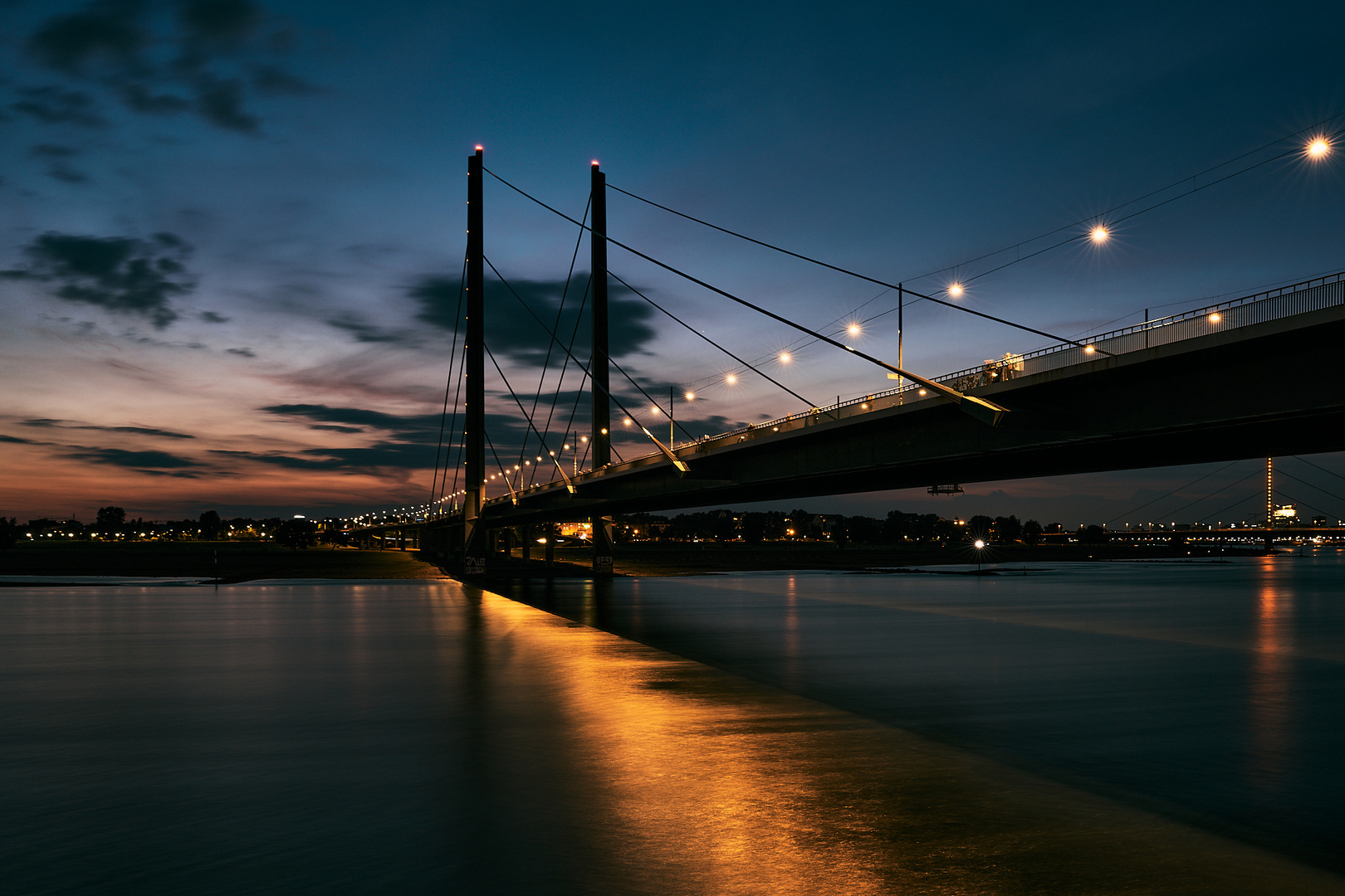 Rheinkniebrücke Düsseldorf