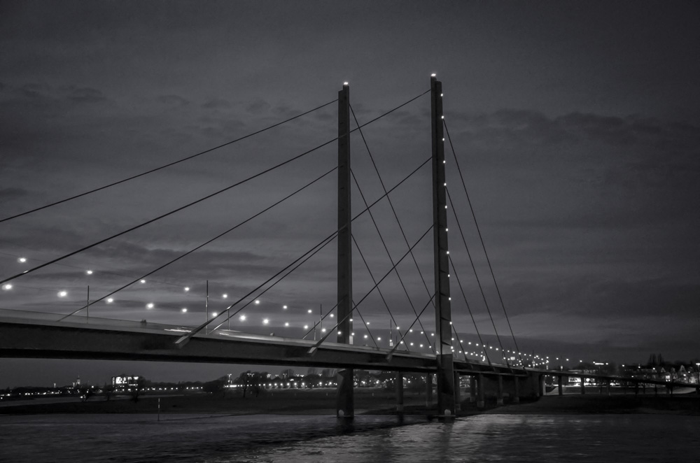 Rheinkniebrücke - Düsseldorf