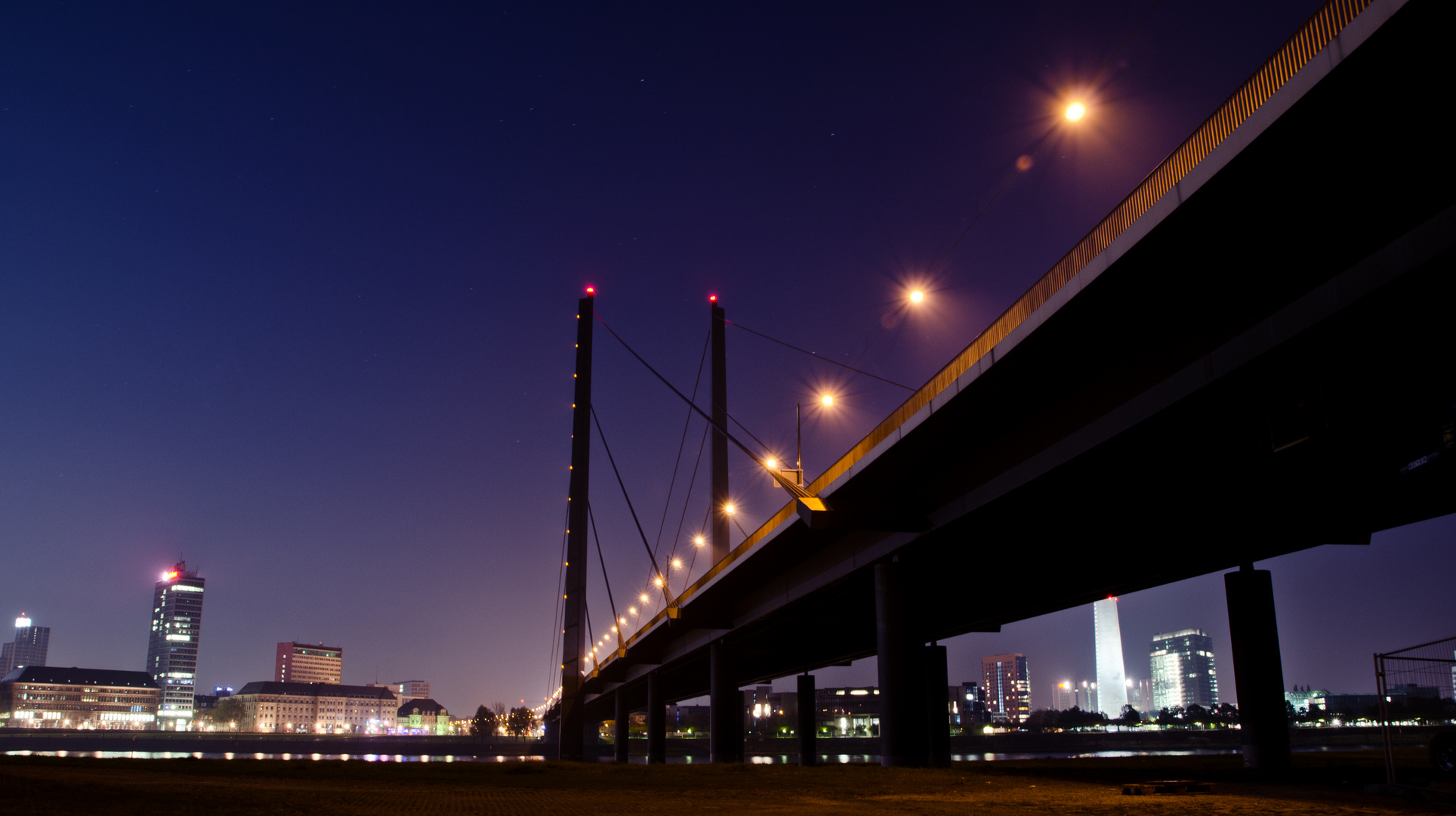 Rheinkniebrücke Düsseldorf II