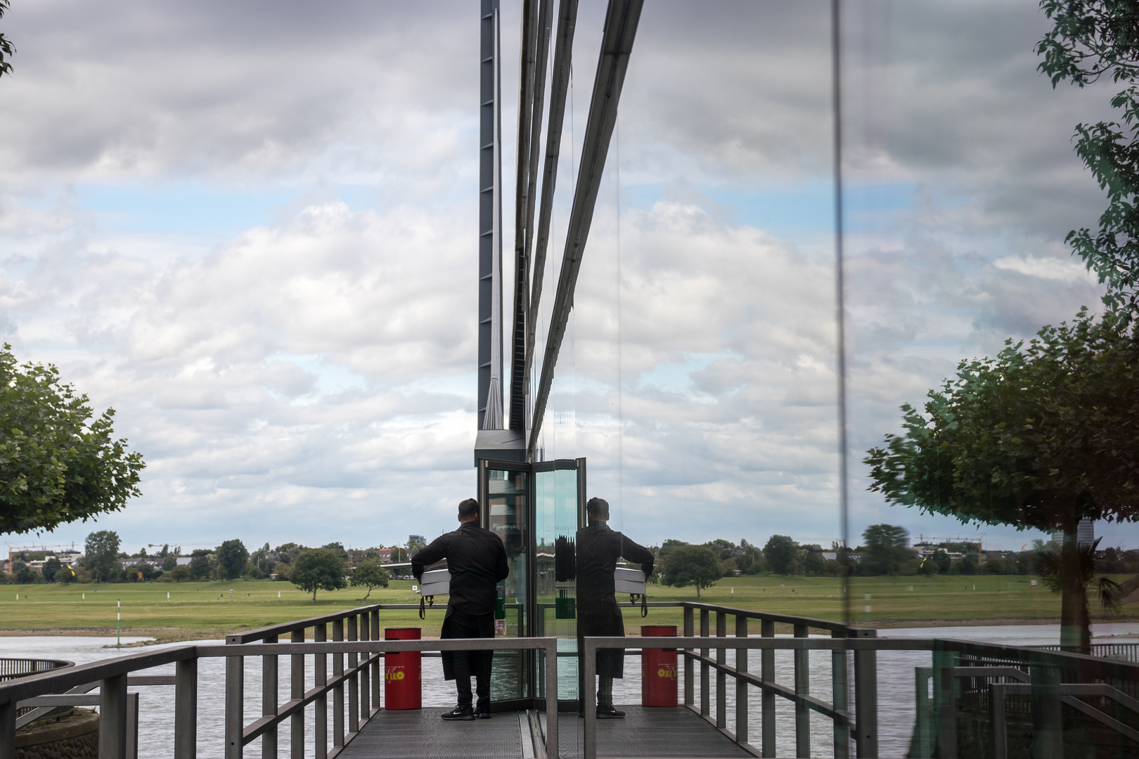 Rheinkniebrücke mit Apollo