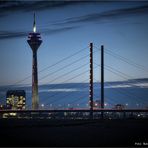 Rheinkniebrücke zu Düsseldorf .....