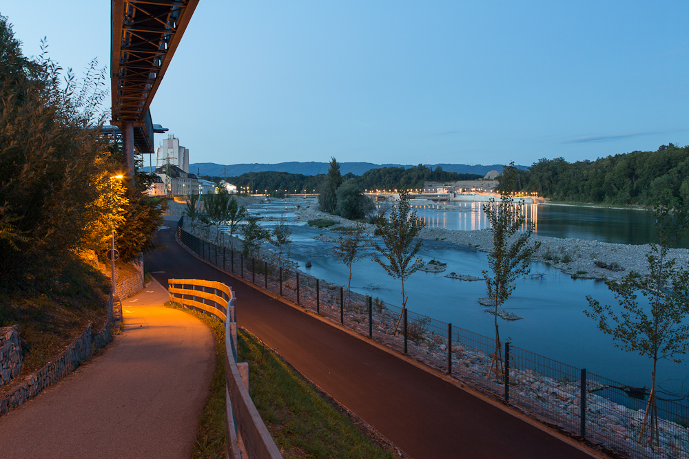 Rheinkraftwerk Rheinfelden bei Nacht