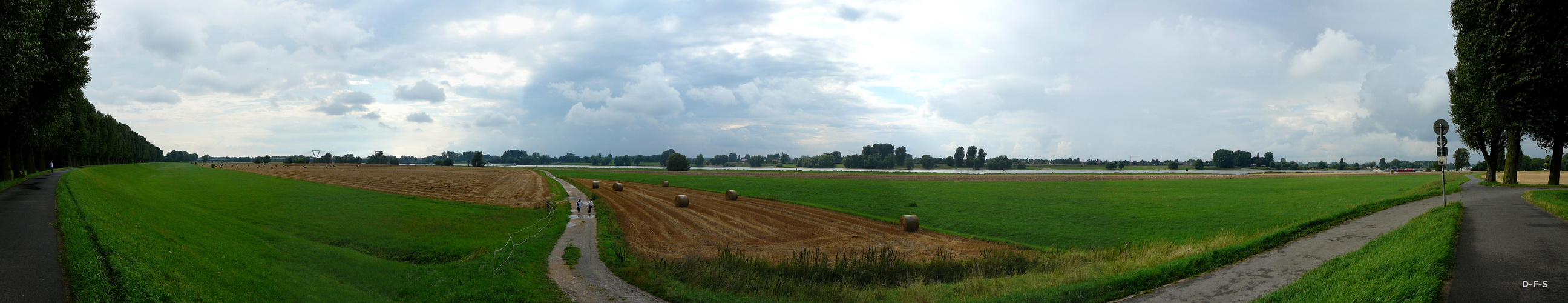 Rheinlandschaft bei Düsseldorf