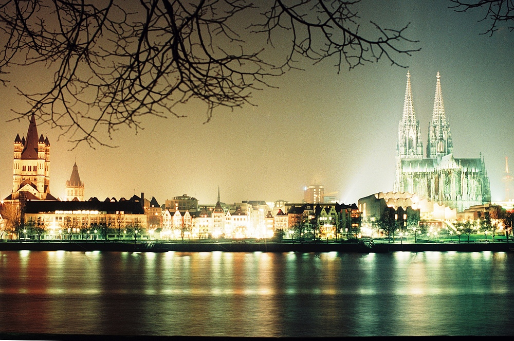 Rheinpanorama bei Nacht