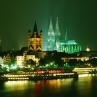 Rheinpanorama mit Kölner Dom + Kirche Gross St.Martin (vor 24 Uhr)