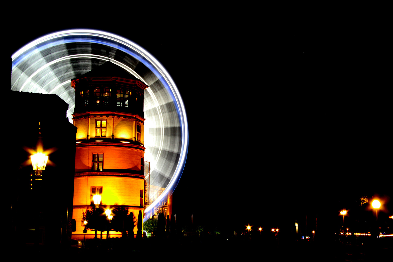 Rheinpromenade bei Düsseldorf