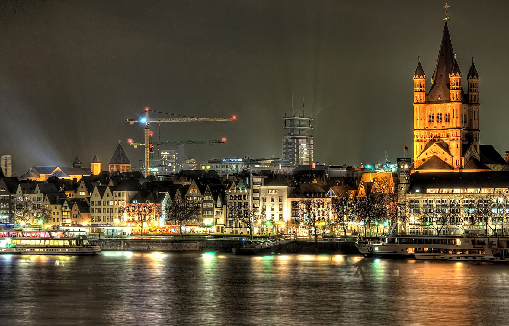 Rheinpromenade Köln