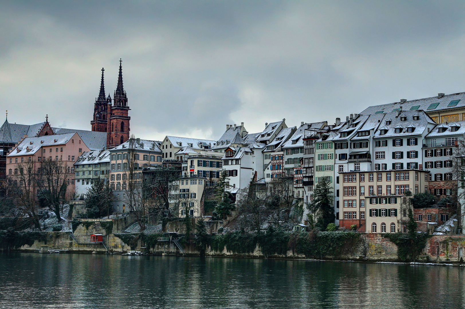 Rheinpromenate  mit Blick zum Münster 