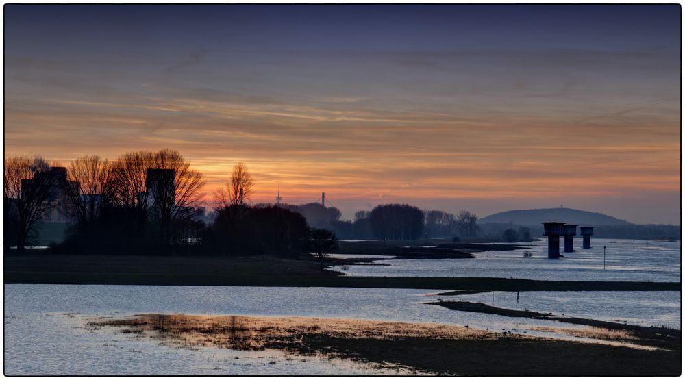 Rheinromantik bei Duisburg