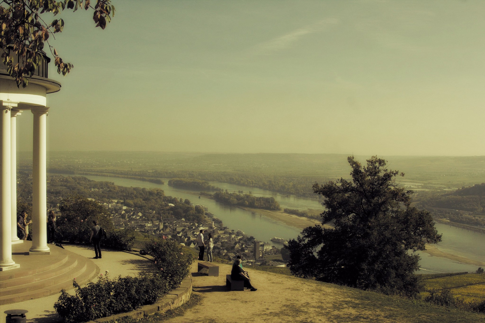 Rheinromantik mit Blick auf Rüdesheim und Bingen