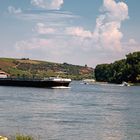 Rheinschifffahrt bei Nierstein