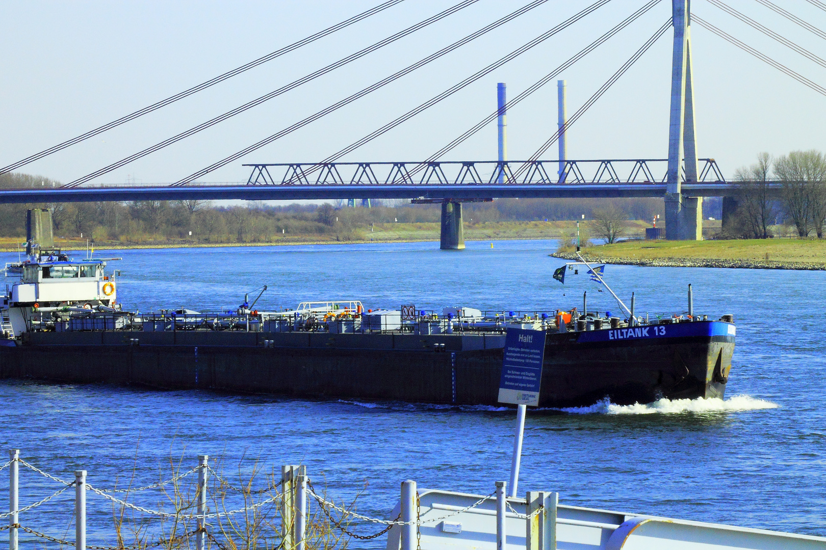 Rheinschifffahrt bei Wesel