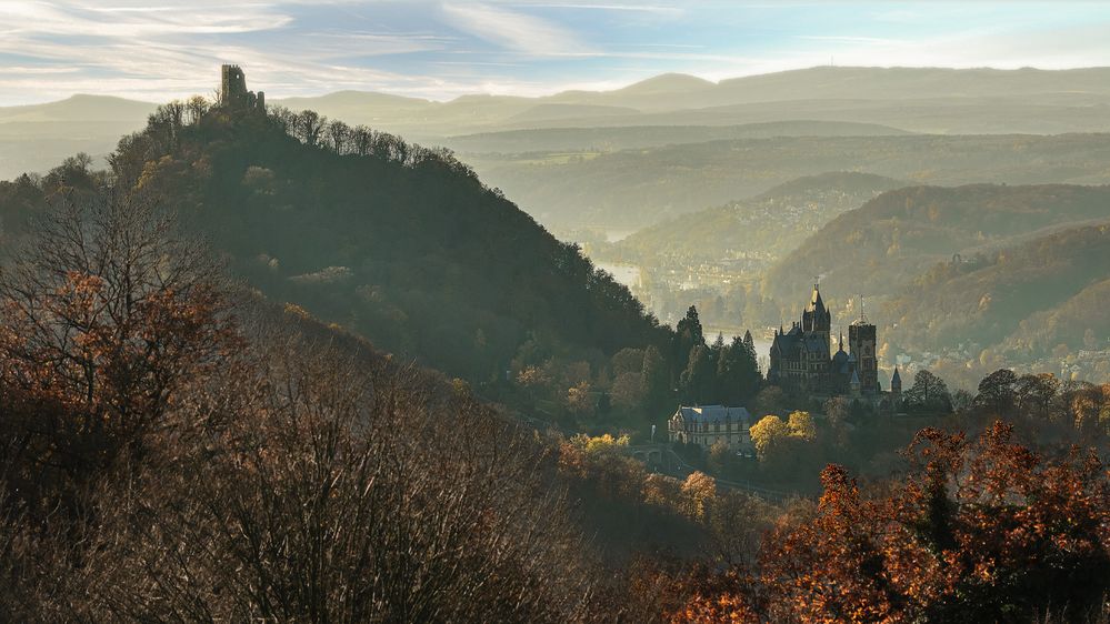 ~ Rheintal mit Drachenfels und Schloss Drachenburg ~