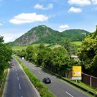 Rheintalautobahn mit Drachenfels