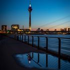 Rheinturm bei Nacht