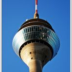 Rheinturm bei schönem Wetter