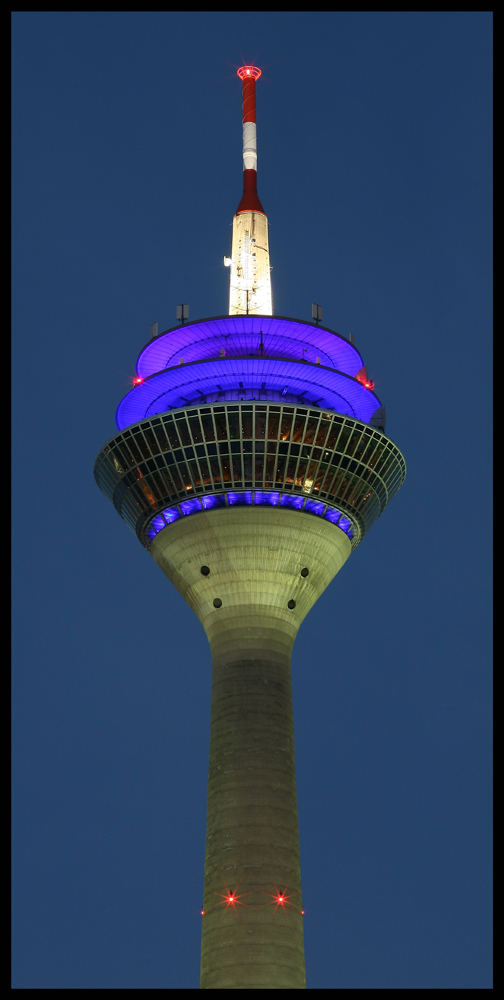 Rheinturm "Blaue Stunde"