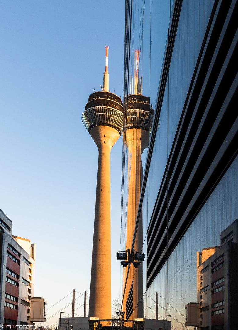 Rheinturm Düsseldorf