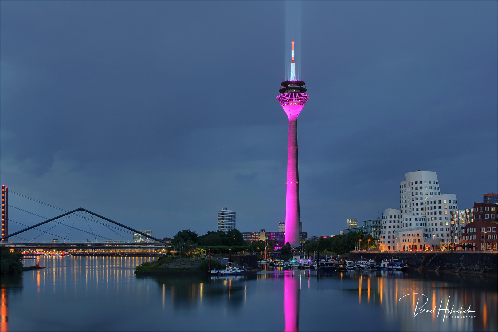  Rheinturm Düsseldorf .... 5G Telekom