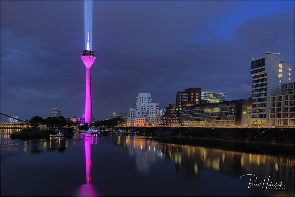  Rheinturm Düsseldorf .... 5G Telekom