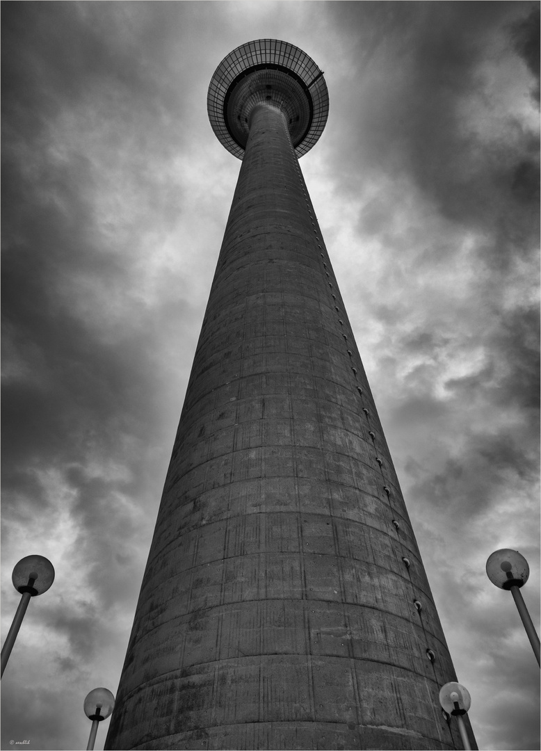 Rheinturm Düsseldorf