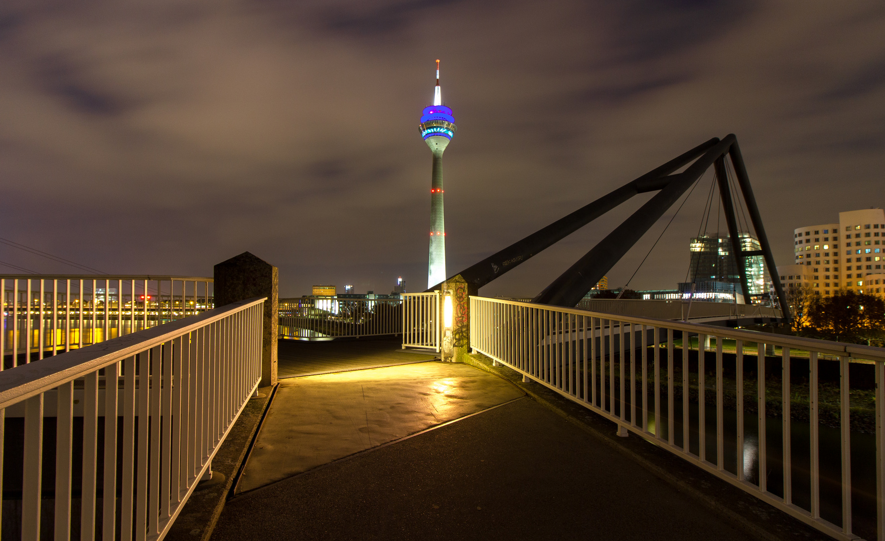 Rheinturm Düsseldorf