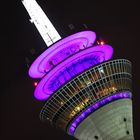 Rheinturm Düsseldorf bei Nacht