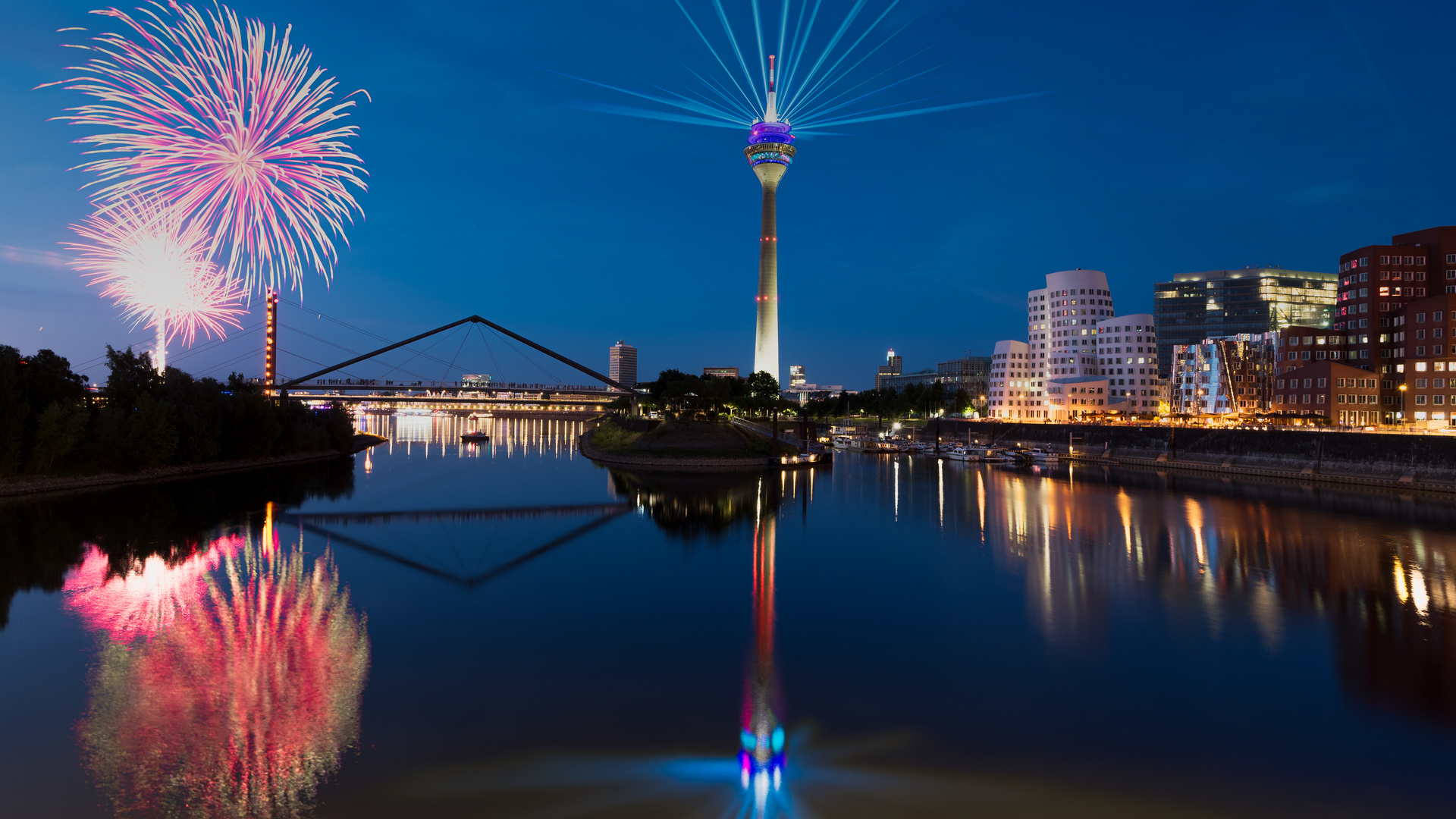 Rheinturm Düsseldorf