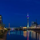 Rheinturm in der Nacht