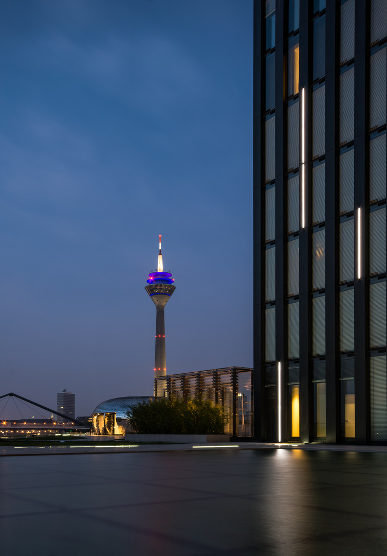 Rheinturm in Düsseldorf