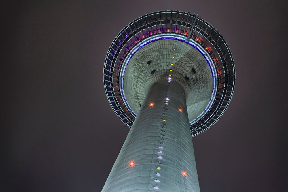 Rheinturm in Schieflage