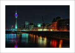 Rheinturm Medienhafen Düsseldorf ...