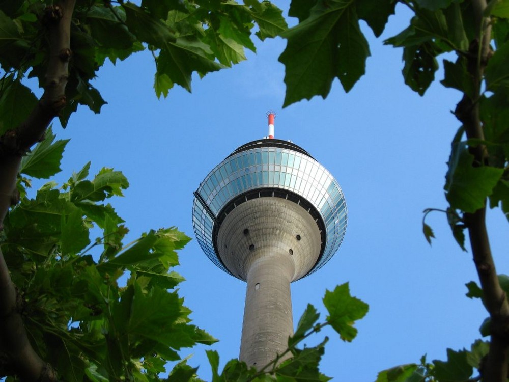 Rheinturm spielt verstecken ...