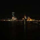 Rheinufer- promenade / Düsseldorf