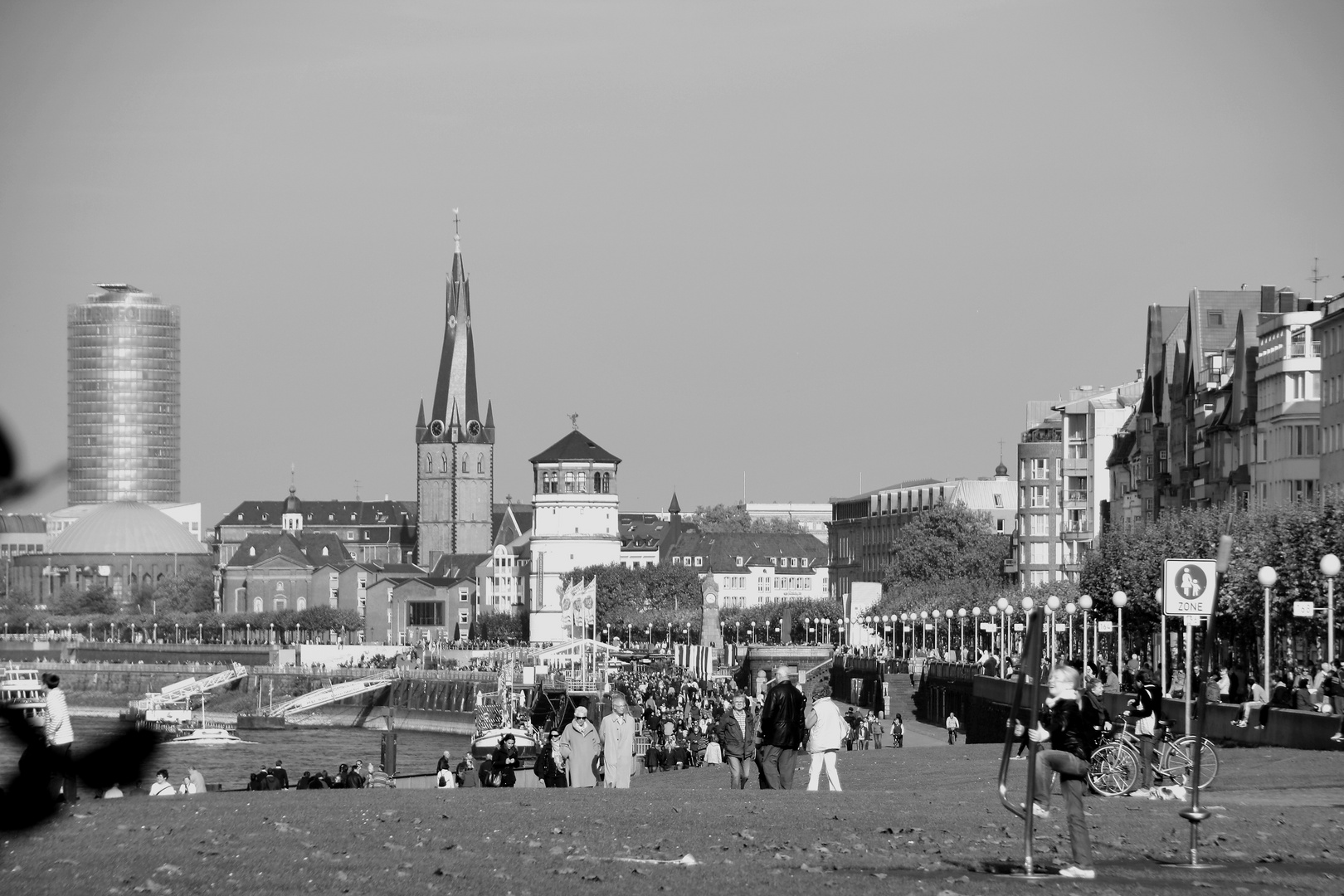 Rheinuferpromenade