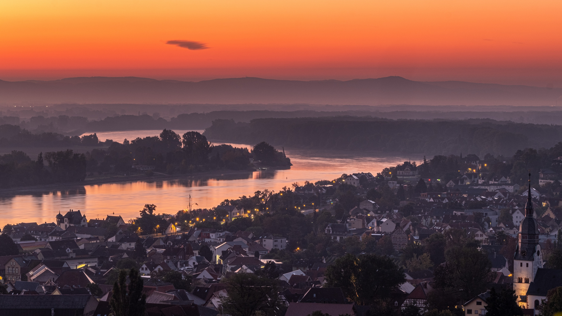 Rheinverlauf bei Nierstein