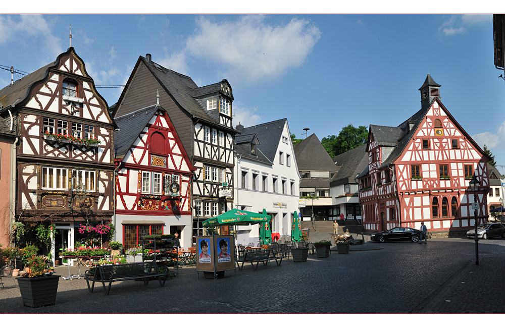 Rhens, Marktplatz