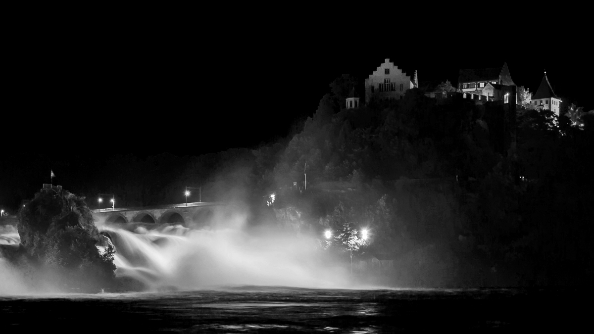 Rhinefalls by night - sw