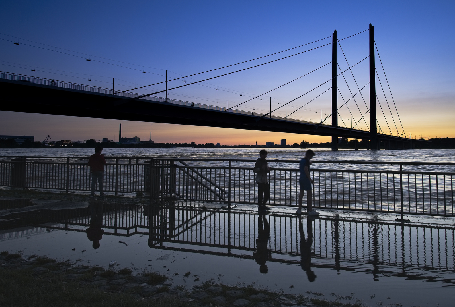 Rhine_Flood_Sunset