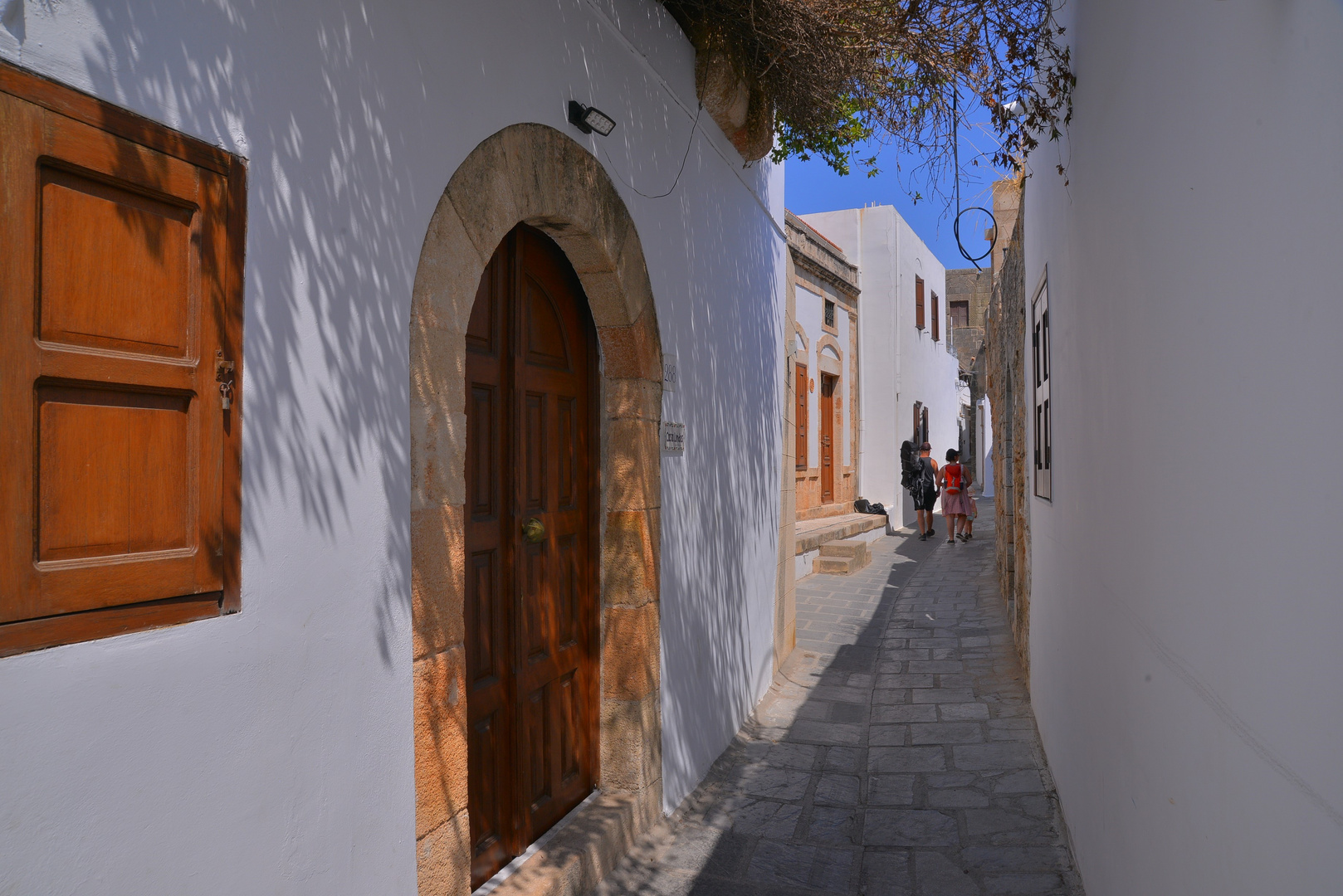 Rhodos, Gasse in Lindos