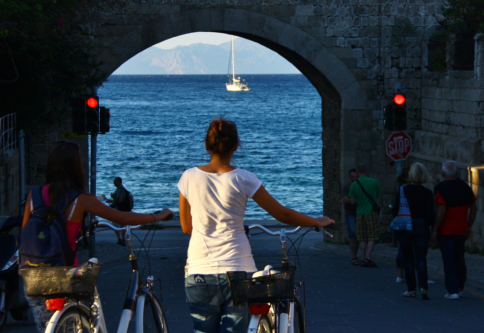 Rhodos.City. Am Fenster5