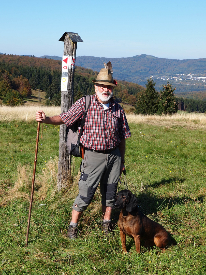 Rhön- Wanderer am Feuerberg