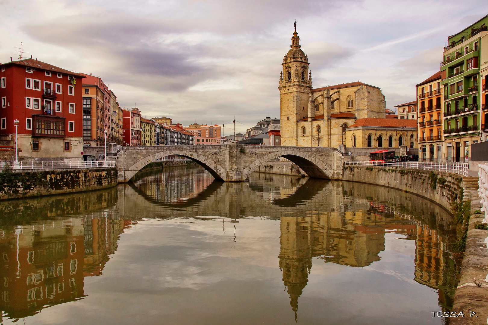 RIA DE BILBAO ......... REFLEJOS DEL PASADO. Dedicada YOLANDA DIEZ ULIBARRI.