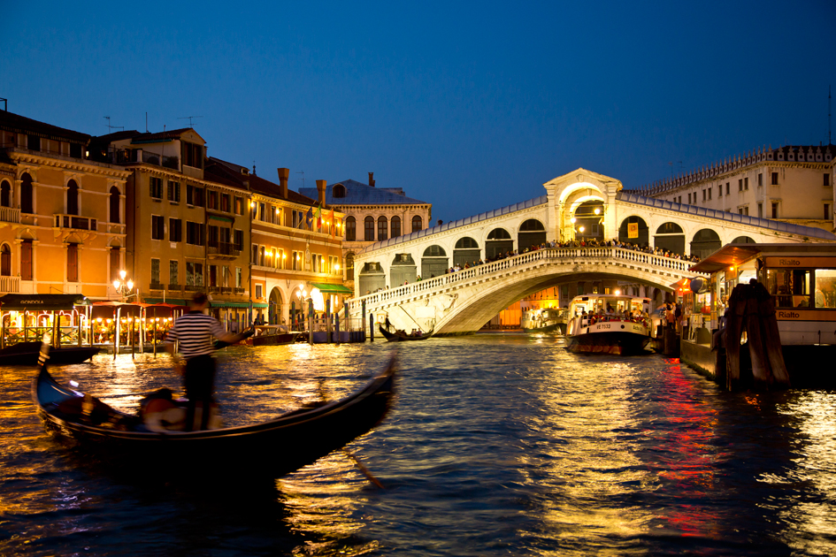 Rialto bei Nacht