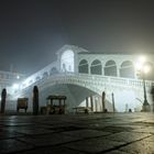 Rialto bei Nacht