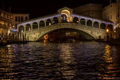 Rialto bridge by night