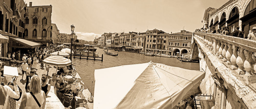 Rialto Bridge in sepia -panorama-