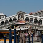 Rialto Brücke im Sonnenschein