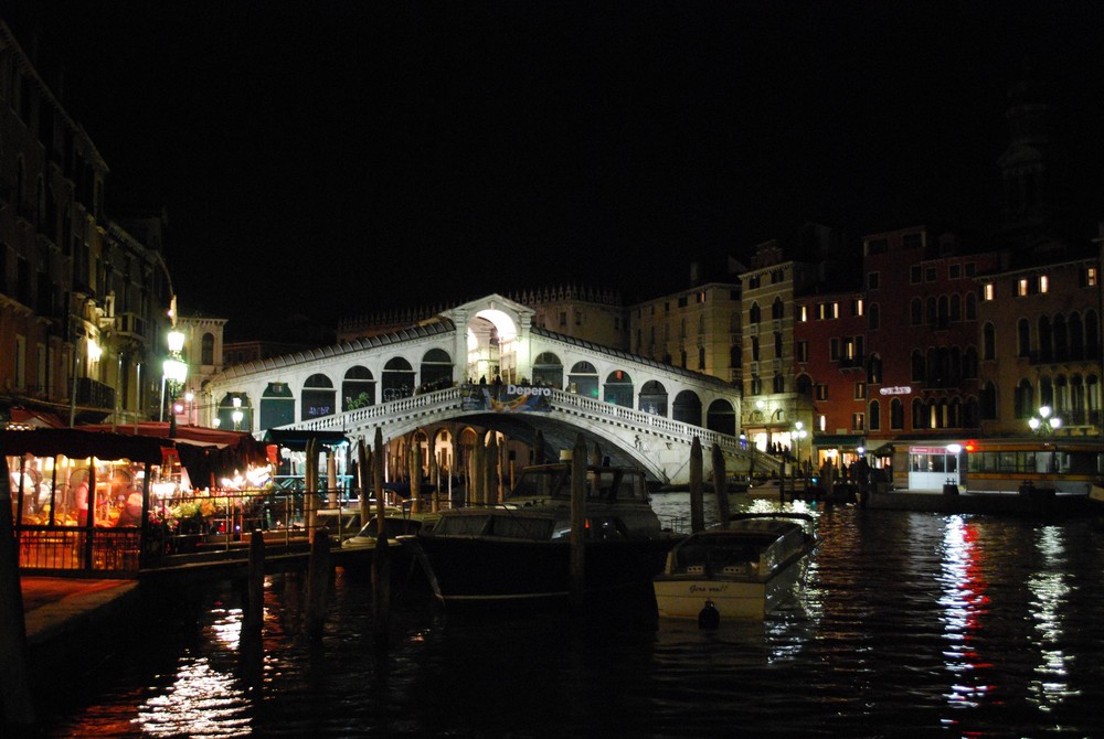 Rialto de noche